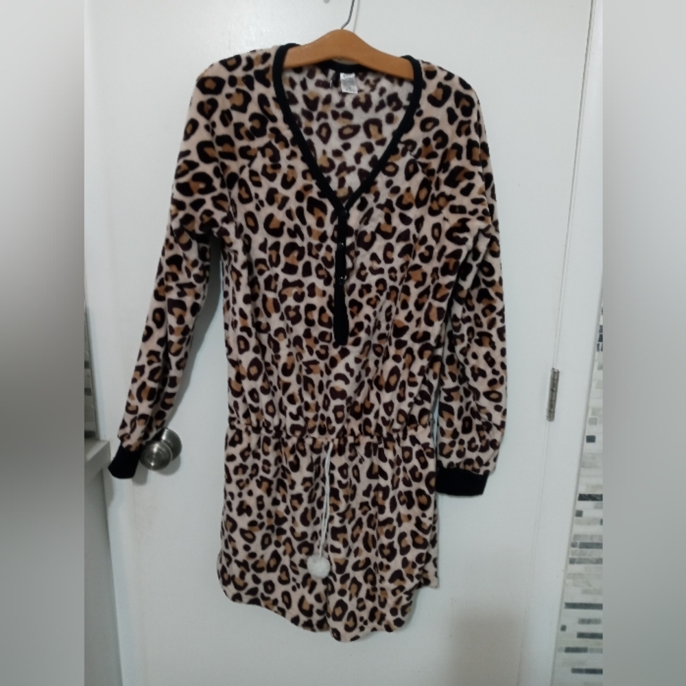 Fashion Nova fluffy soft Cheetah print Sherpa loungewear v neck romper 3x